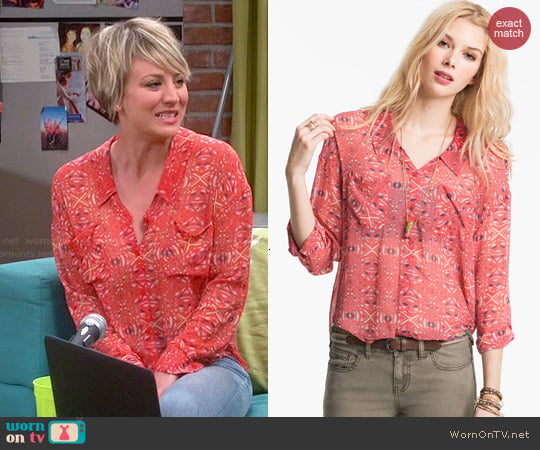 Free People Kaleidoscope print chiffon shirt worn by Penny Hofstadter (Kaley Cuoco) on The Big Bang Theory