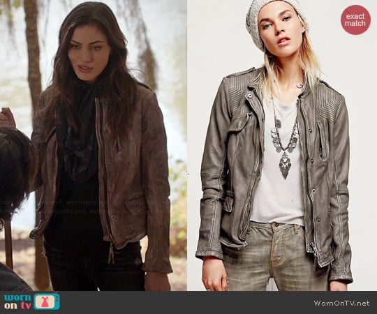 Free People Rumpled Leather Blazer in Cool Grey worn by Phoebe Tonkin on The Originals