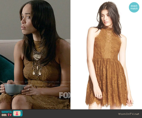 Free People Verushka Lace Dress in Honey worn by Erica Dundee (Cleopatra Coleman) on Last Man On Earth