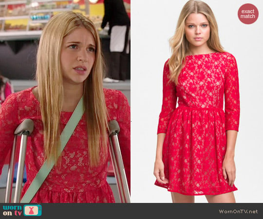 French Connection Lizzie Lace Dress in Strawberry worn by Sarah Fisher on Degrassi: The Next Generation