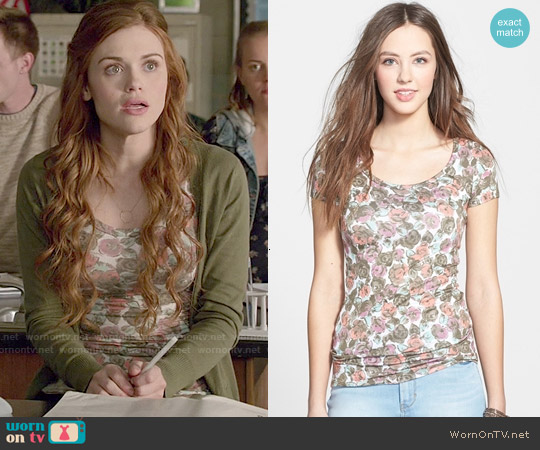 Frenchi Cap Sleeve Tee in Egret Hazy Floral worn by Lydia Martin (Holland Roden) on Teen Wolf