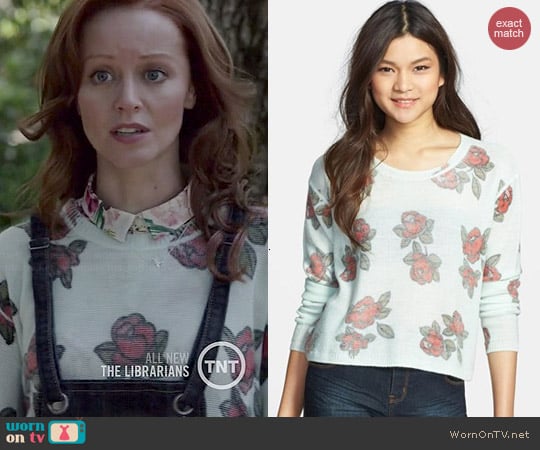 Frenchi Floral Print Crop Pullover worn by Lindy Booth on The Librarians