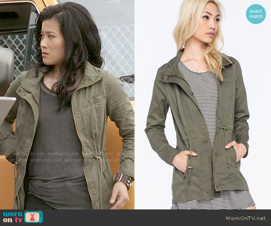 Full Tilt Hooded Twill Anorak Jacket worn by Happy Quinn (Jadyn Wong) on Scorpion