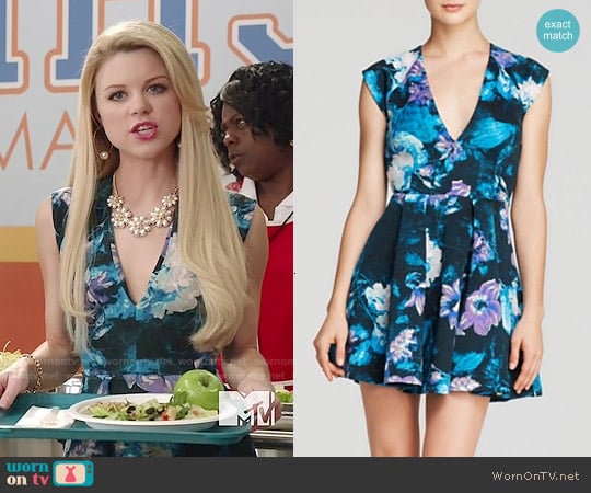 Guess Floral Scuba Dress worn by Lauren (Bailey Buntain) on Faking It