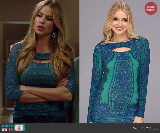 Hale Bob Elodie Top worn by Sofia Vergara on Modern Family