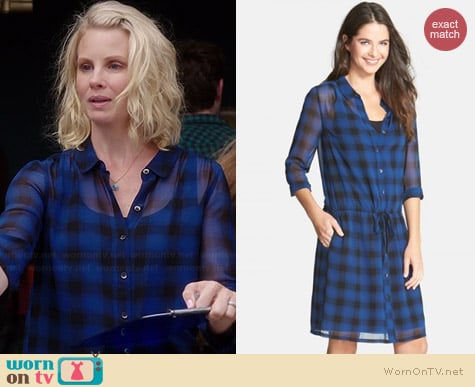 Halogen Plaid Sheer Drawstring Shirtdress worn by Monica Potter on Parenthood