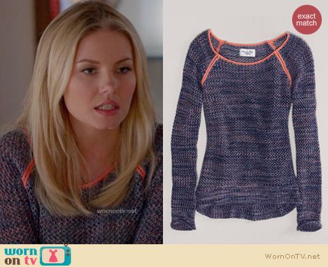 Happy Endings Fashion: American Eagle open stitch pullover worn by Elisha Cuthbert