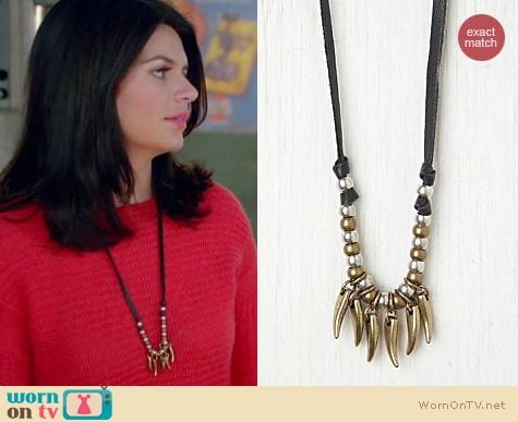 Happy Endings Fashion: Free People Vanessa Mooney Suno necklace worn by Casey Wilson