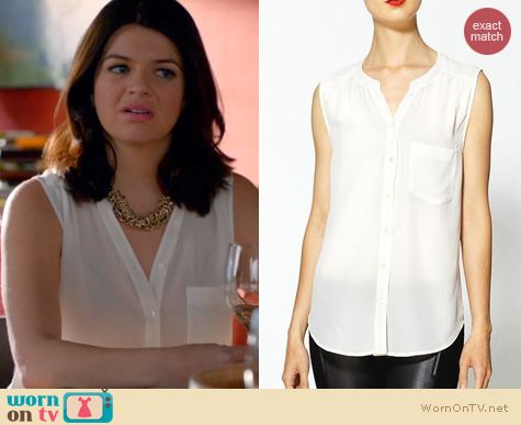 Happy Endings Fashion: Joie Tasminia Blouse worn by Casey Wilson