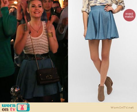 Happy Endings Fashion: Lucca Couture Chambray circle skirt from Urban Outfitters worn by Elisha Cuthbert