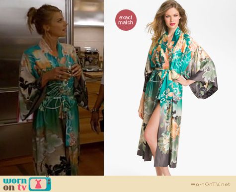 Happy Endings Fashion: Ming robe by Natori worn by Eliza Coupe