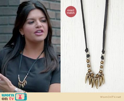 Happy Endings Fashion: Sunno necklace by Free People worn by Casey Wilson