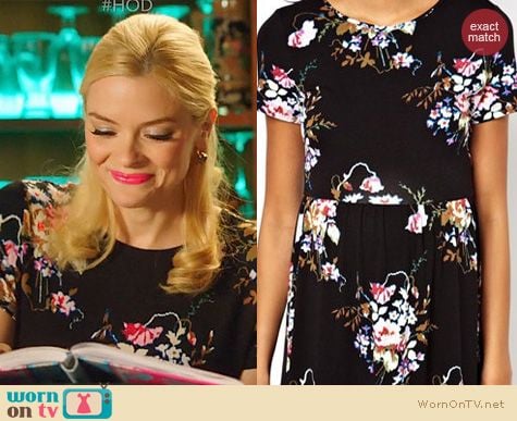 Fashion of Hart of Dixie: ASOS Maternity Midi Skater Dress in large floral worn by Jaime King