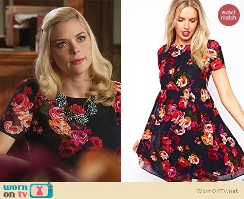 Hart of Dixie Fashion: ASOS Maternity Smock Dress in floral with back detail worn by Jaime King