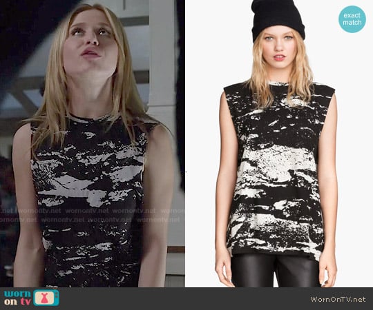 H&M  Tank Top with Printed Design worn by Amy (Rita Volk) on Faking It