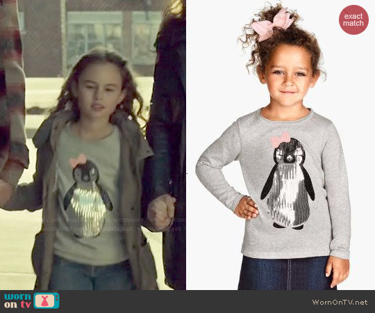 H&M Girls Sequin Penguin Sweater worn by Kira Manning (Skyler Wexler) on Orphan Black