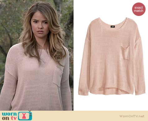 H&M Knit Sweater in Powder Pink worn by Shelley Hennig on Teen Wolf