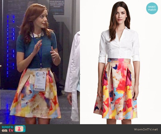 H&M Patterned Skirt worn by Cassandra Cillian (Lindy Booth) on The Librarians