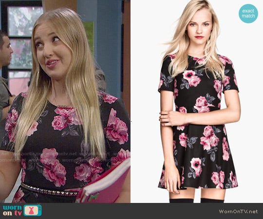  worn by Marisa (Veronica Dunne) on KC Undercover