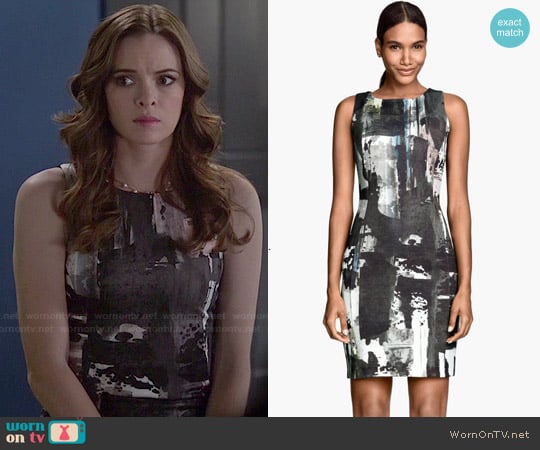 H&M Sleeveless Dress in Black/Patterned worn by Caitlin Snow (Danielle Panabaker) on The Flash