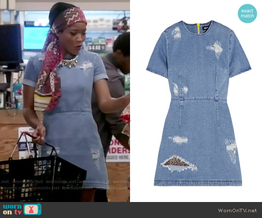 House of Holland Distressed Denim Mini Dress worn by Zayday Williams (Keke Palmer) on Scream Queens