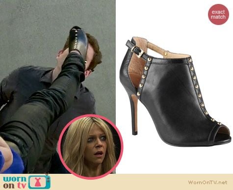 It's Always Sunny Fashion: Aldo Cyndi Heels worn by Kaitlin Olson