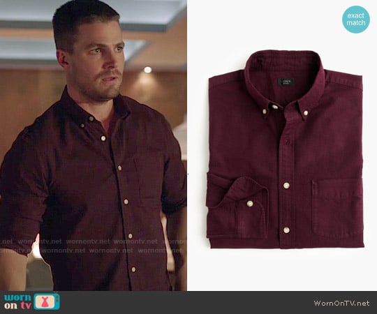 J. Crew Vintage Oxford Shirt in Tonal Cotton in Dark Burgundy worn by Oliver Queen (Stephen Amell) on Arrow