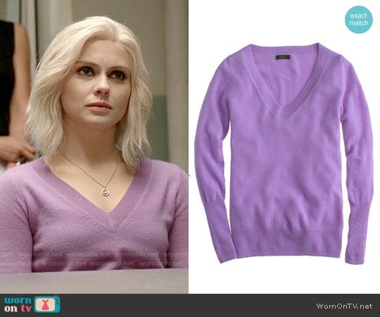 J. Crew Cashmere V-neck Sweater in Hthr Hyacinth worn by Liv Moore (Rose McIver) on iZombie