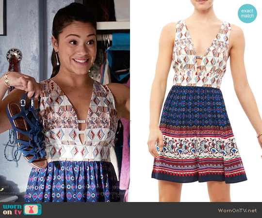 Jealous Tomato Tie Back Dress worn by Jane Villanueva (Gina Rodriguez) on Jane the Virgin