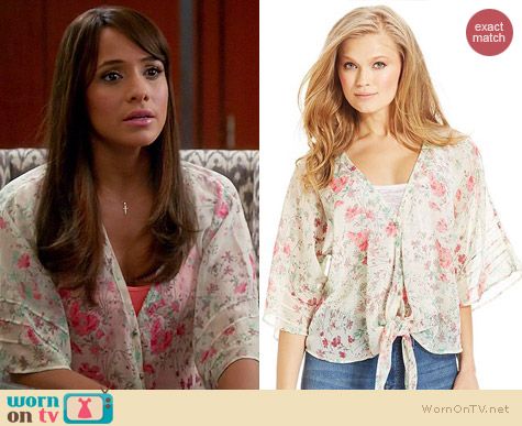 Jessica Simpson Martina Blouse in Antique White Coachella worn by Dania Ramirez on Devious Maids