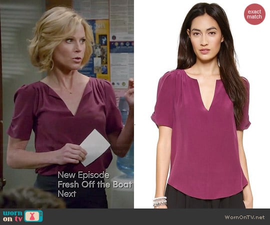 Joie Amone Blouse in Shiraz worn by Julie Bowen on Modern Family