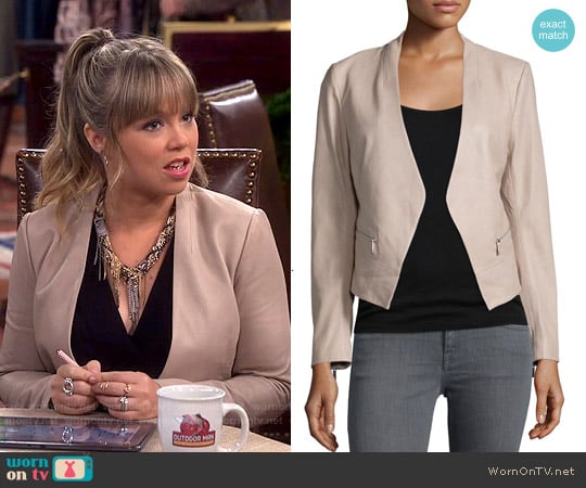 Joie Libertini Collarless Leather Jacket worn by Kristin Baxter (Amanda Fuller) on Last Man Standing