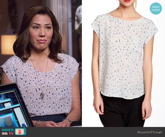 Joie Rancher Top in Silver Fox worn by Angela Montenegro (Michaela Conlin) on Bones