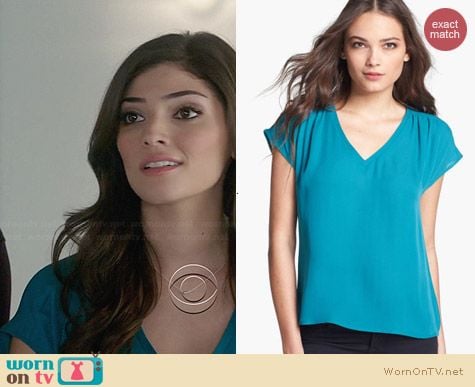 Joie Suela Top in Gem worn by Amanda Setton on The Crazy Ones