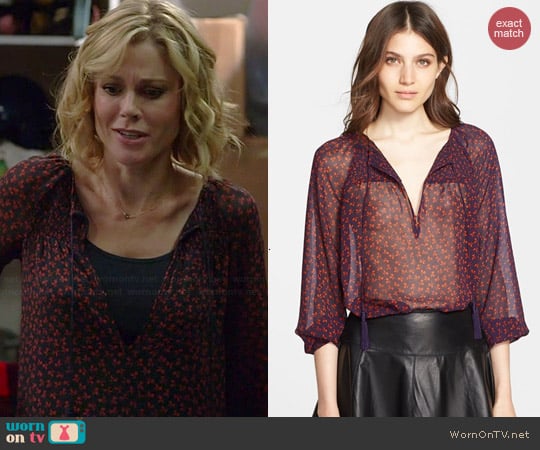 Joie Vivette Top worn by Julie Bowen on Modern Family