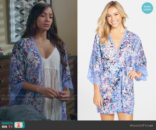 Jonquil 'Petals' Short Chiffon Robe worn by Rosie Falta (Dania Ramirez) on Devious Maids