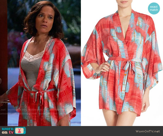 Josie Happi Coat Robe worn by Zoila Diaz (Judy Reyes) on Devious Maids