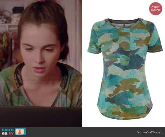 Karen Millen Camouflague T-shirt worn by Vanessa Marano on Switched at Birth