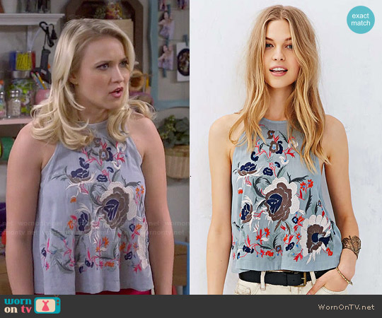 Kimchi Blue Embroidered 360 Tank worn by Gabi Diamond (Emily Osment) on Young and Hungry