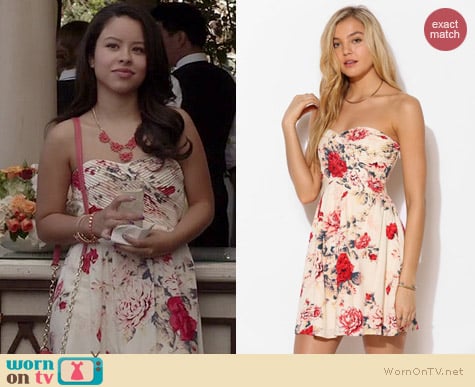 Kimchi Blue Strapless Floral Dress in Oyster worn by Cierra Ramirez on The Fosters