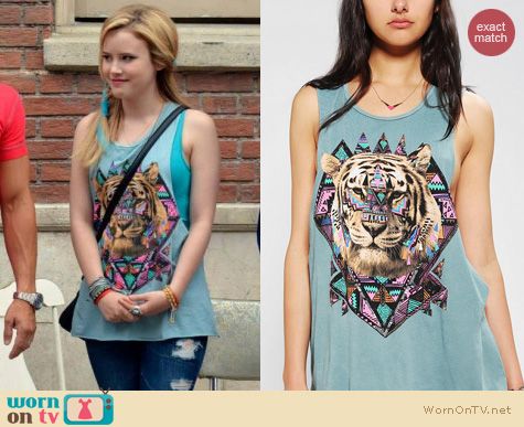 Lennox Scanlon Fashion: Urban Outfitters Tiger Jigsaw Muscle tee worn on Melissa & Joey