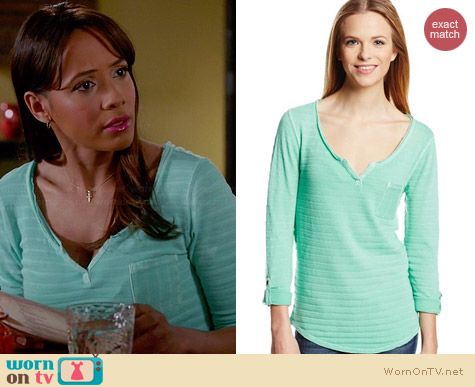 Lucky Brand Costa Mesa Pocket Top in Dusty Jade Green worn by Dania Ramirez on Devious Maids