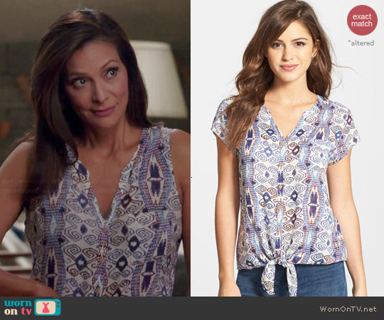 Lucky Brand Diamond Print Tie Front Top worn by Constance Marie on Switched at Birth