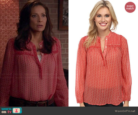 Lucky Brand Ditzy Peasant Top worn by Constance Marie on Switched at Birth