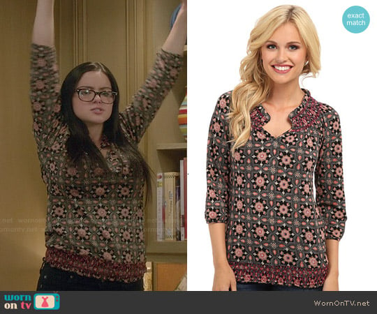 Lucky Brand Tiles Smocked Top worn by Alex Dunphy (Ariel Winter) on Modern Family