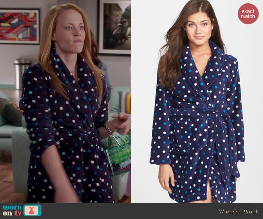 Make + Model Soft as Snow Robe worn by Katie Leclerc on Switched at Birth