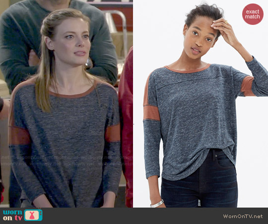 Madewell Frontrunner Tee in Grey worn by Britta Perry (Gillian Jacobs) on Community