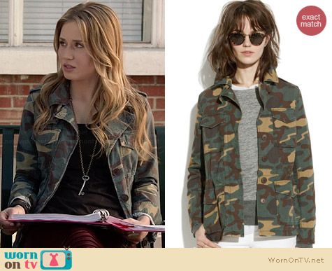 Madewell Outbound Jacket in Vintage Dyed Camo worn by Rita Volk on Faking It