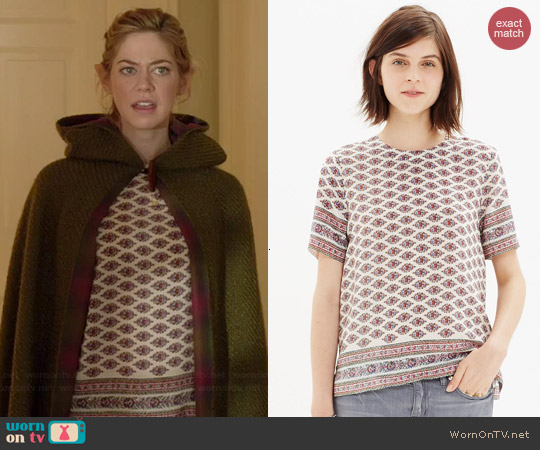 Madewell Silk Refined Tee in Diamond Floral worn by Analeigh Tipton on Manhattan Love Story