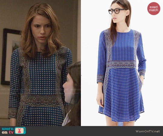 Madewell Silk Tee Dress in Ascot Grid worn by Stephanie 'Stevie' McCord (Wallis Currie-Wood) on Madam Secretary